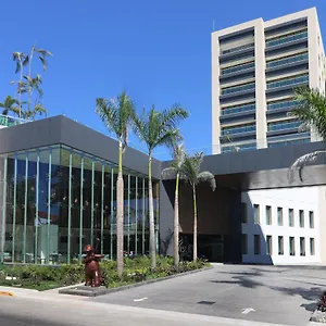 Inn&suites - Marina&golf, An Ihg Hotel