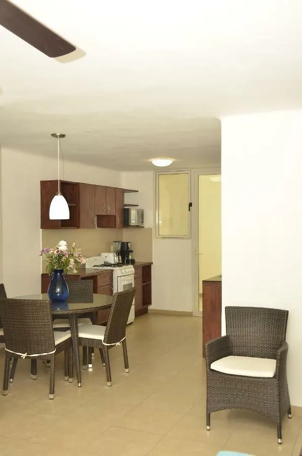 Zenharmony Suites Puerto Vallarta 4*,